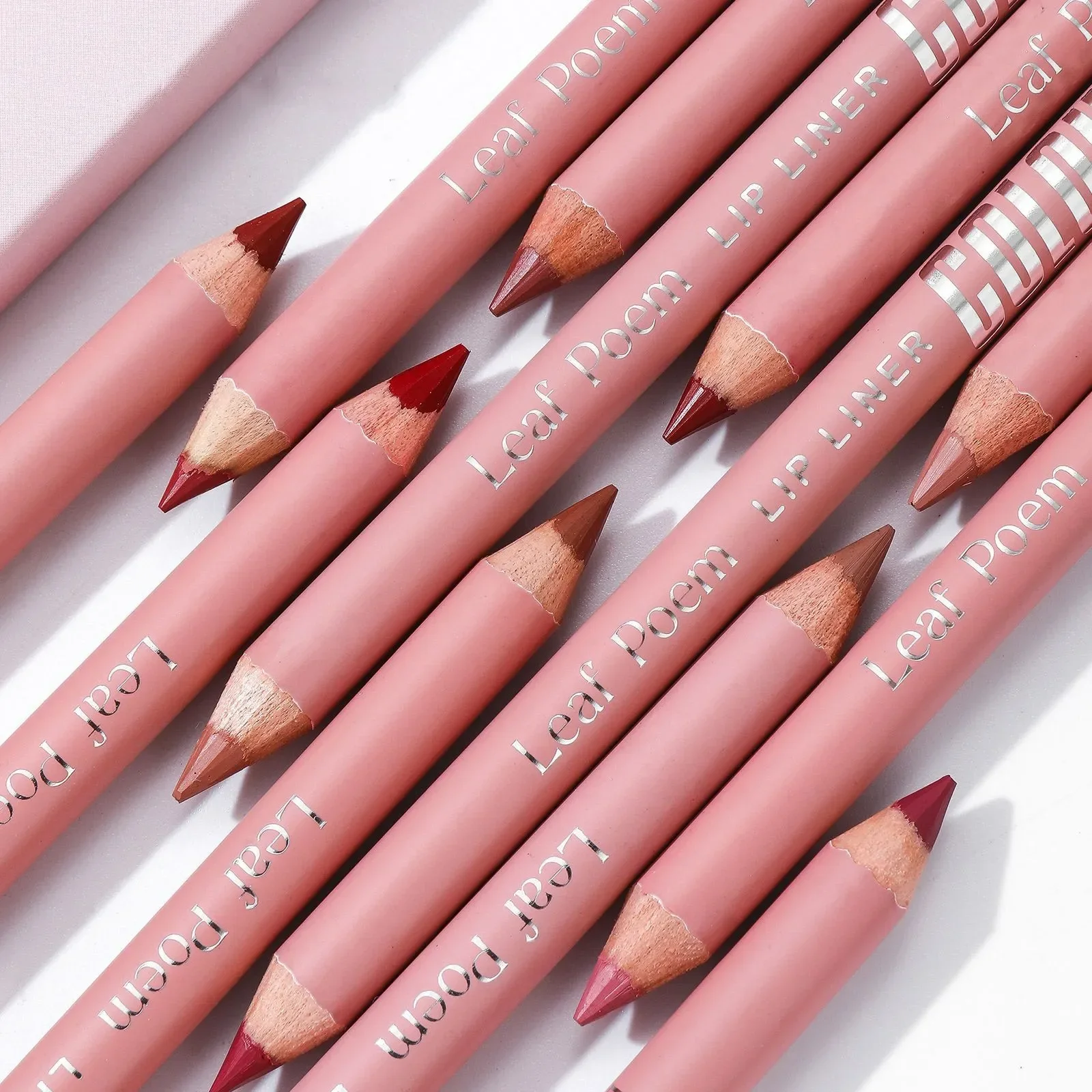 Çıplak Kahverengi Dudak Kalemi - Beauty Linasi Makeup incelemesi ve fiyatı